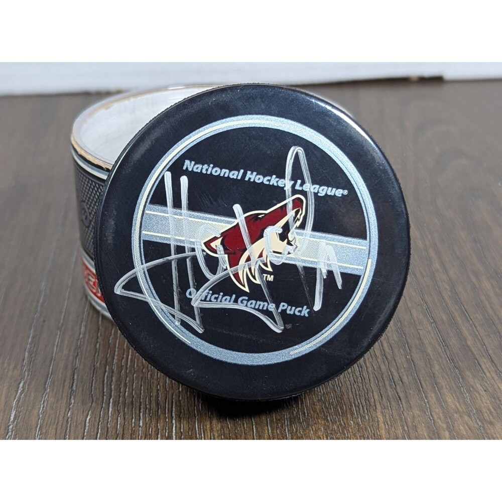 Official Game Arizona Phoenix Coyotes Hockey Puck NHL Licensed Autographed